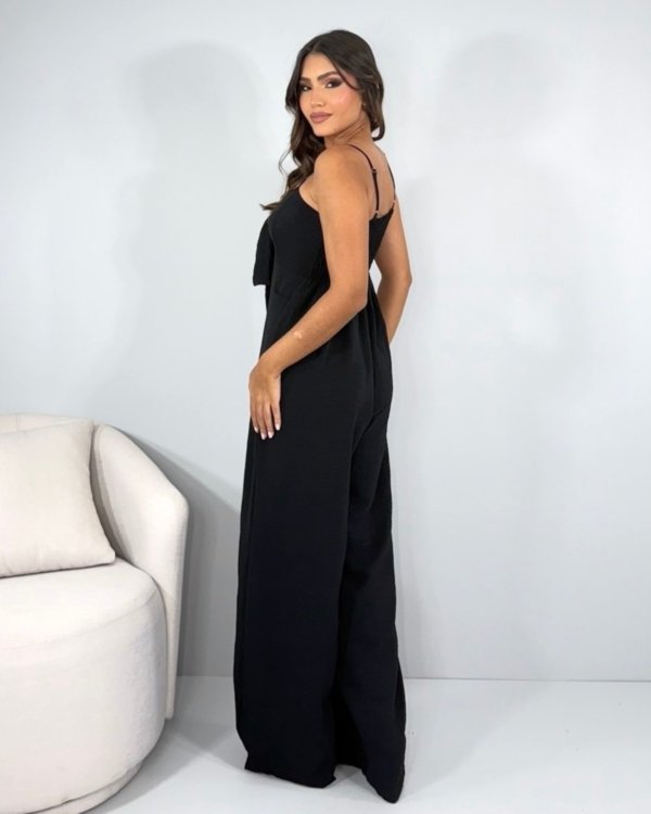 Macacão Carminha - Preto